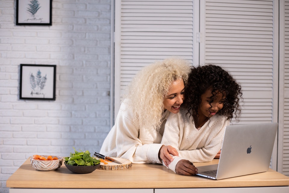 How Parallel Parenting Works: Is It Right for You?