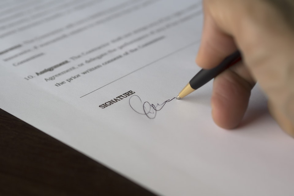 How to Form a Surrogacy Contract in California
