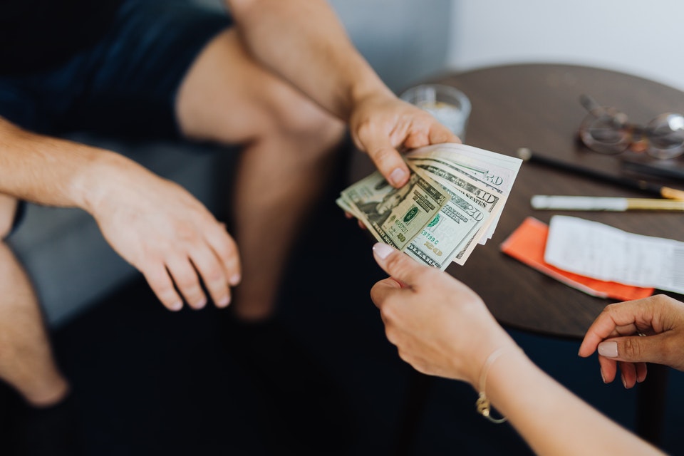 7 Tips to Negotiating a House Buyout During Divorce